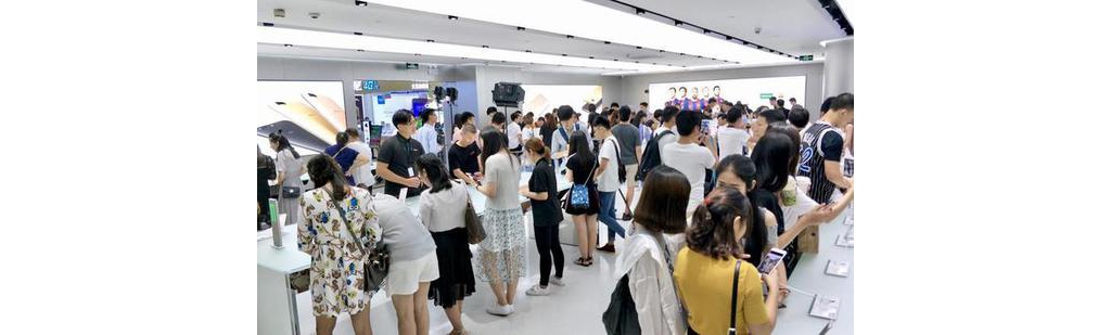 手機廠商新一輪線下戰(zhàn)：有人一線關(guān)店 有人瘋狂下沉