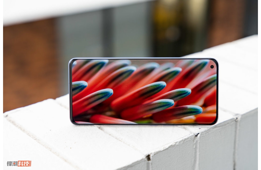 首款E4直屏手機(jī)，Redmi K40表現(xiàn)結(jié)果值得等待